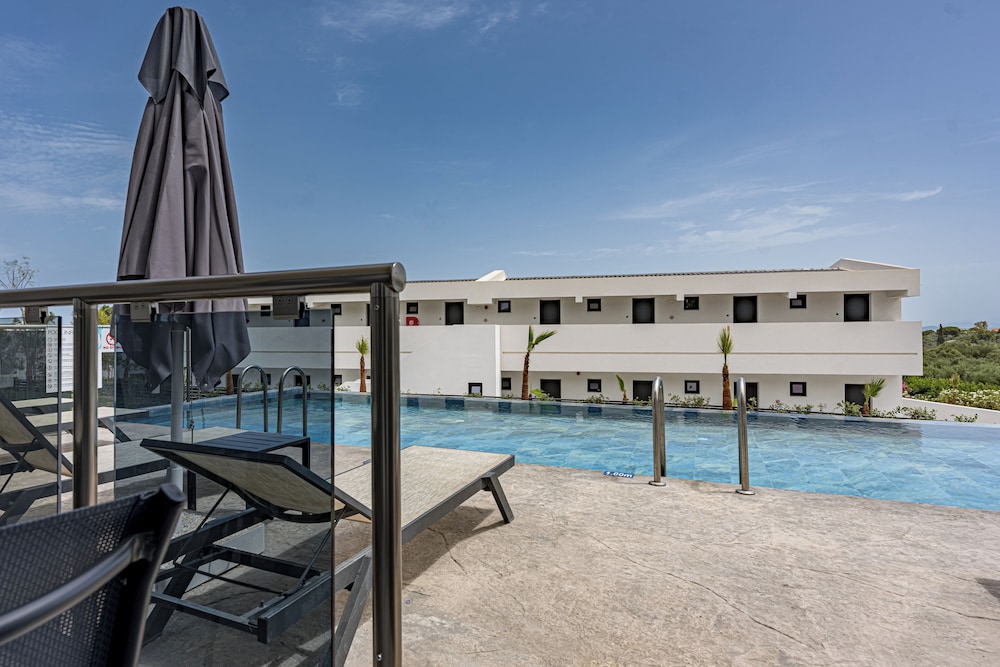 Caretta Paradise Resort & Waterpark — Swimming pool in Tsilivi, Ionian Islands