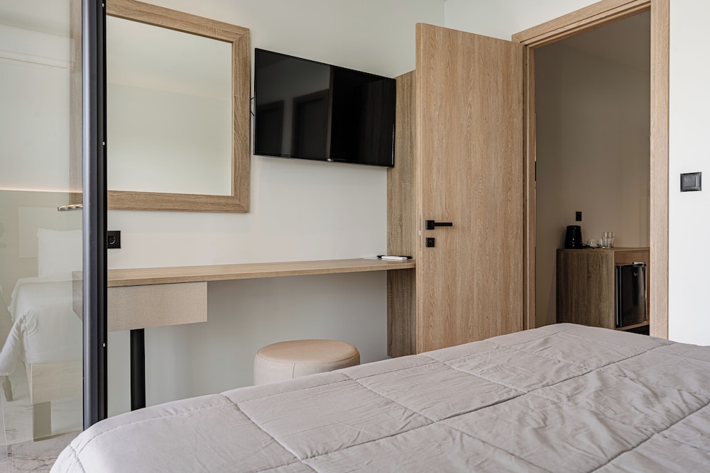 Caretta Paradise Resort & Waterpark — Hotel rooms in Tsilivi, Ionian Islands