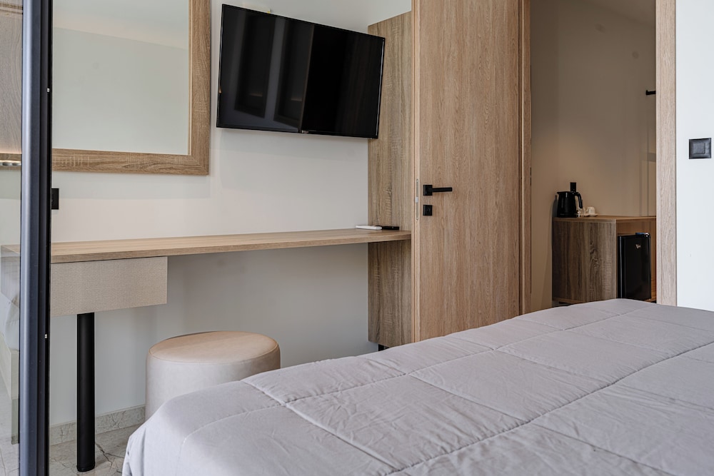 Caretta Paradise Resort & Waterpark — Hotel rooms in Tsilivi, Ionian Islands