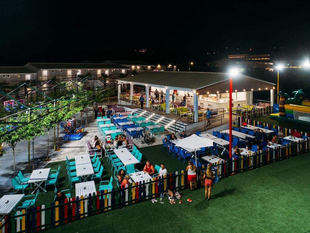 Caretta Paradise Resort & Waterpark — Restaurant & bars in Tsilivi, Ionian Islands