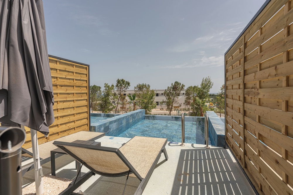 Caretta Paradise Resort & Waterpark — Swimming pool in Tsilivi, Ionian Islands