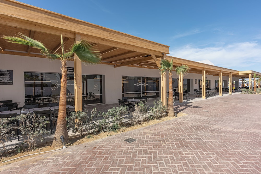 Caretta Paradise Resort & Waterpark — Restaurant & bars in Tsilivi, Ionian Islands