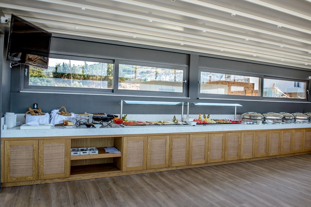 Axel Beach Crete - Adults Only — Restaurant & bars in Hersonissos
