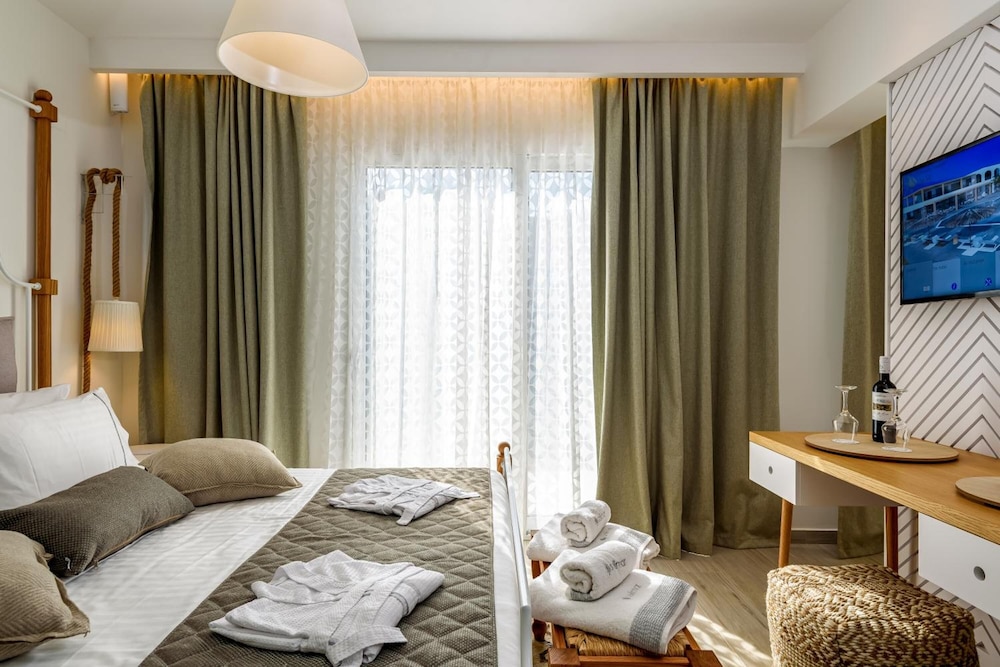 Solimar White Pearl Adults Only - All Inclusive — Hotel rooms in Platanias