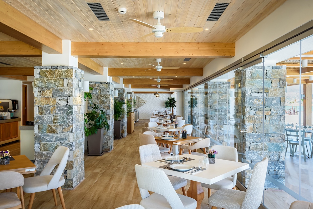 Solimar White Pearl Adults Only - All Inclusive — Restaurant & bars in Platanias
