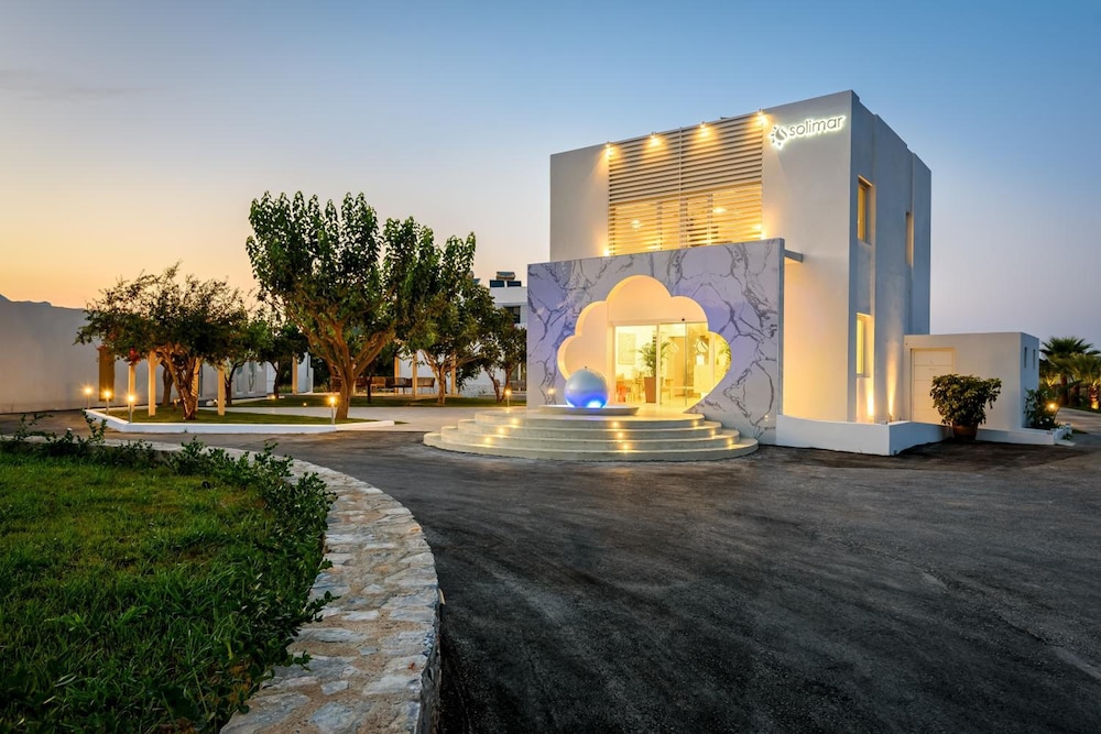 Solimar White Pearl Adults Only - All Inclusive — Hotel building in Platanias