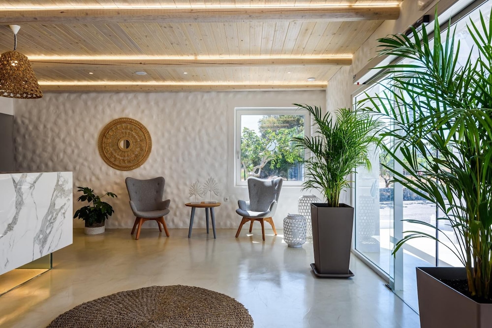 Solimar White Pearl Adults Only - All Inclusive — Hotel building in Platanias