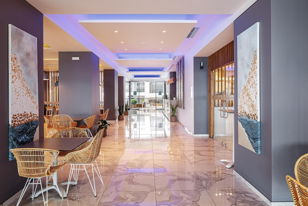 Atali Grand Resort — Hotel building in Bali
