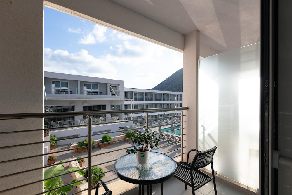 Atali Grand Resort — Hotel building in Bali