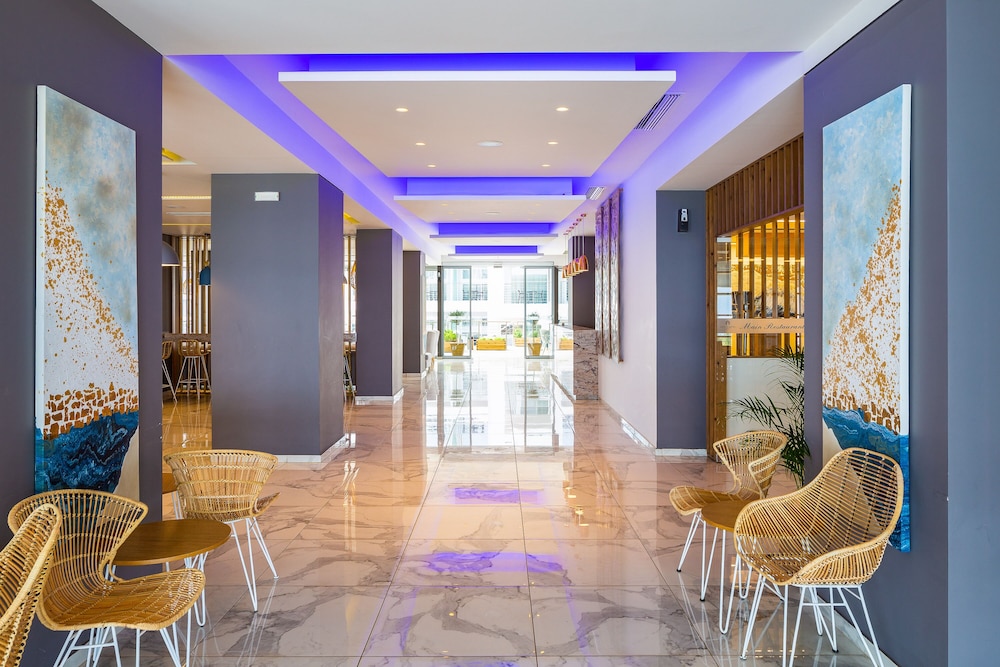 Atali Grand Resort — Restaurant & bars in Bali