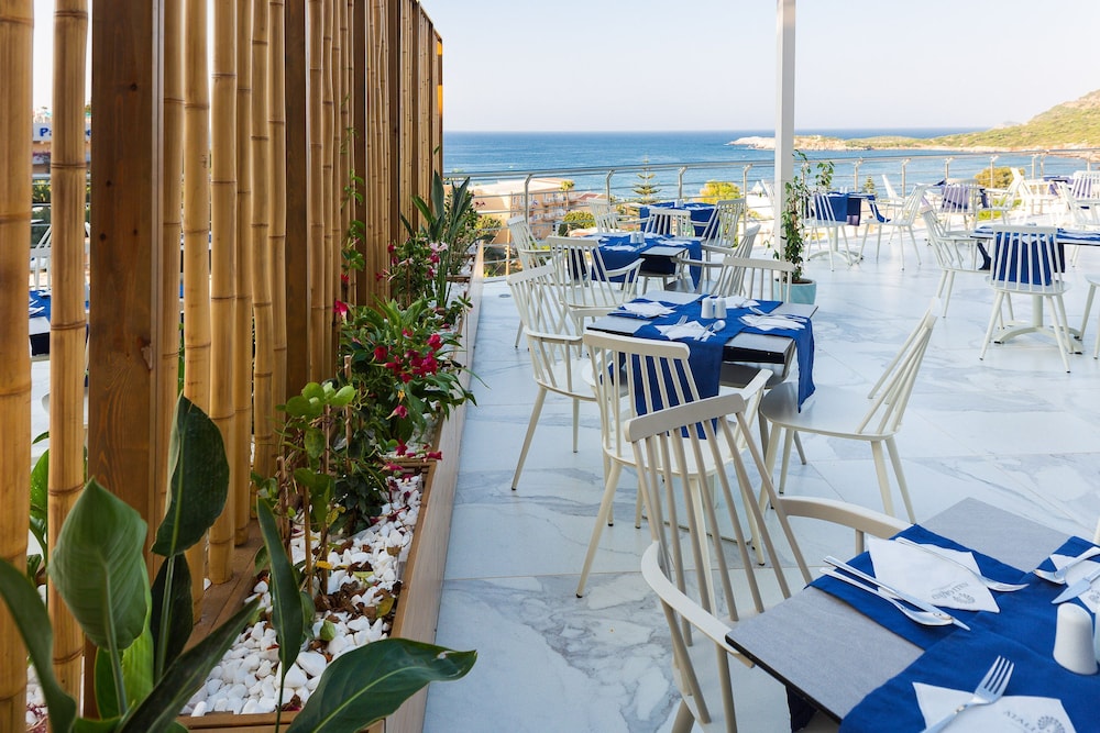 Atali Grand Resort — Restaurant & bars in Bali