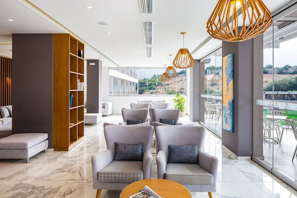 Atali Grand Resort — Hotel building in Bali