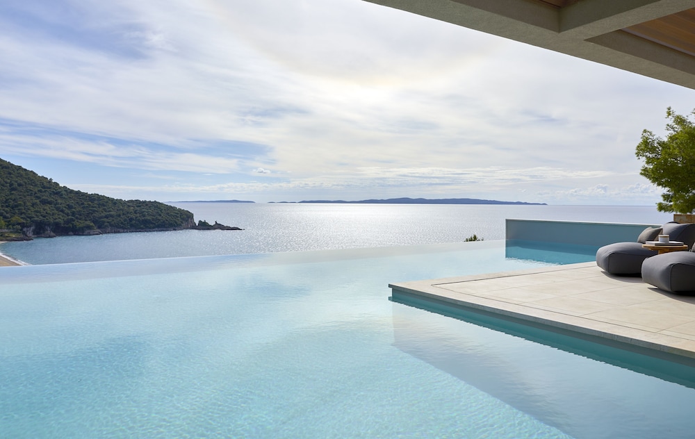 Elix, Mar-Bella Collection — Swimming pool in Igoumenitsa, Epirus