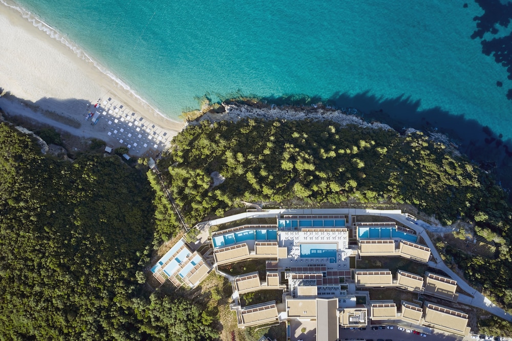 Elix, Mar-Bella Collection — Hotel building in Igoumenitsa, Epirus
