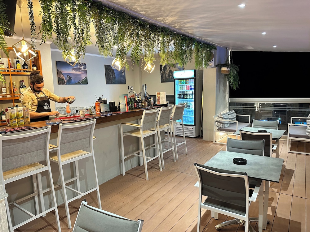 Porto Planos Beach Hotel — Restaurant & bars in Tsilivi, Ionian Islands