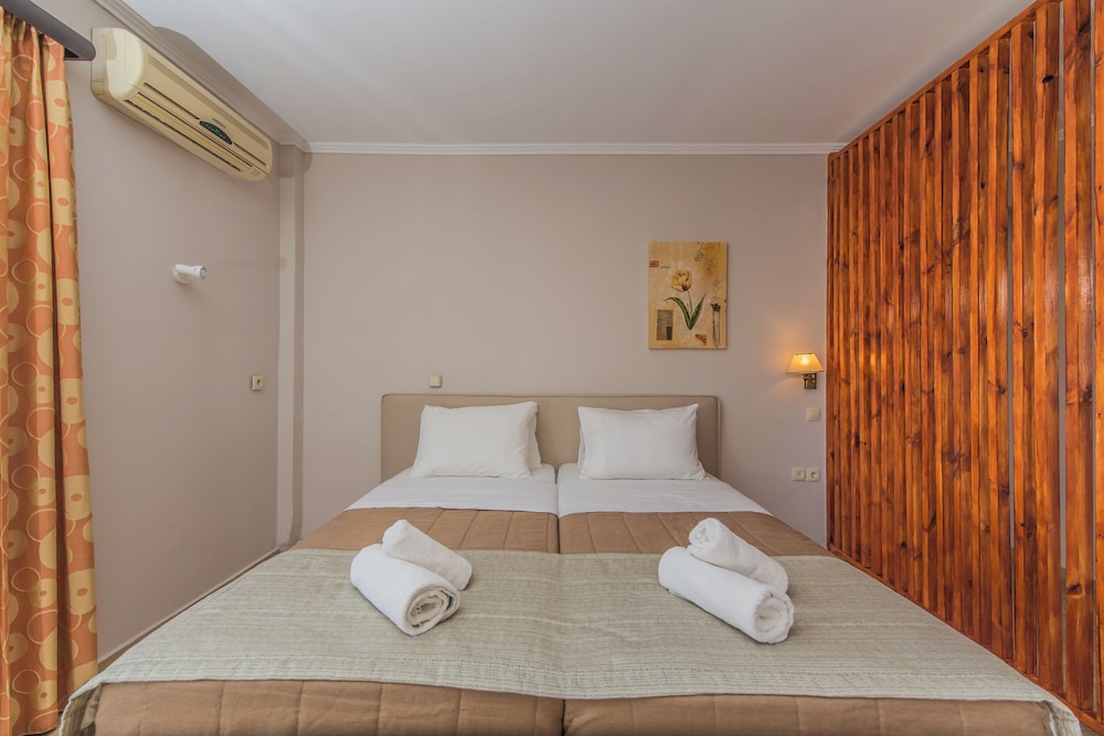 Porto Planos Beach Hotel — Hotel rooms in Tsilivi, Ionian Islands