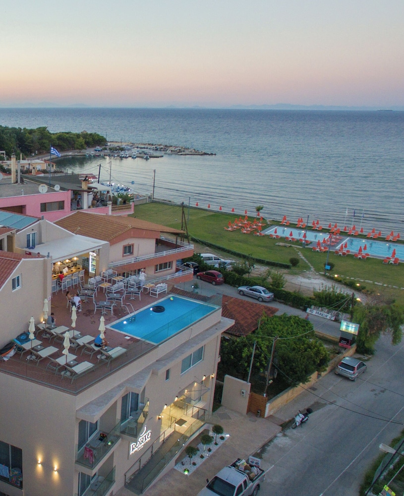 Porto Planos Beach Hotel — Hotel building in Tsilivi, Ionian Islands