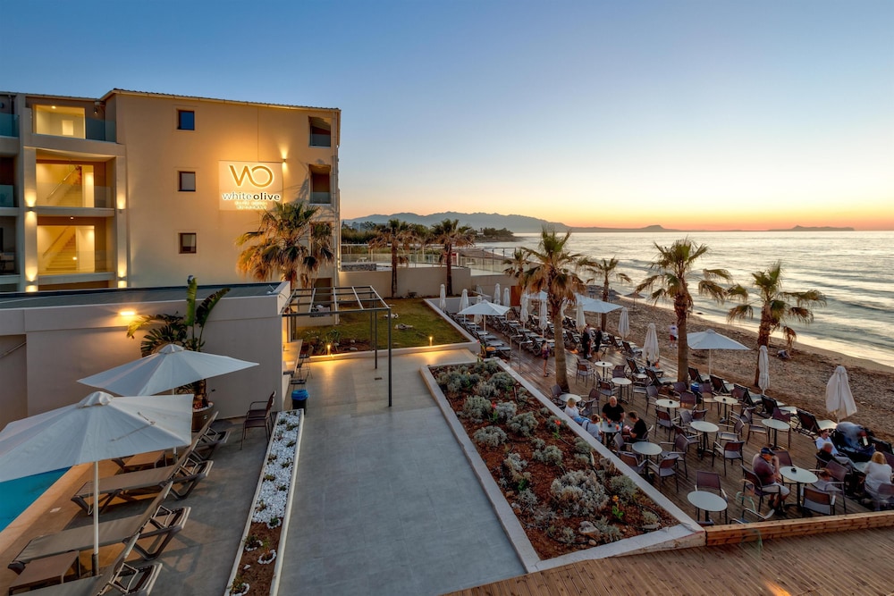 White Olive Elite Rethymno - All Inclusive — Beach in Rethymnon