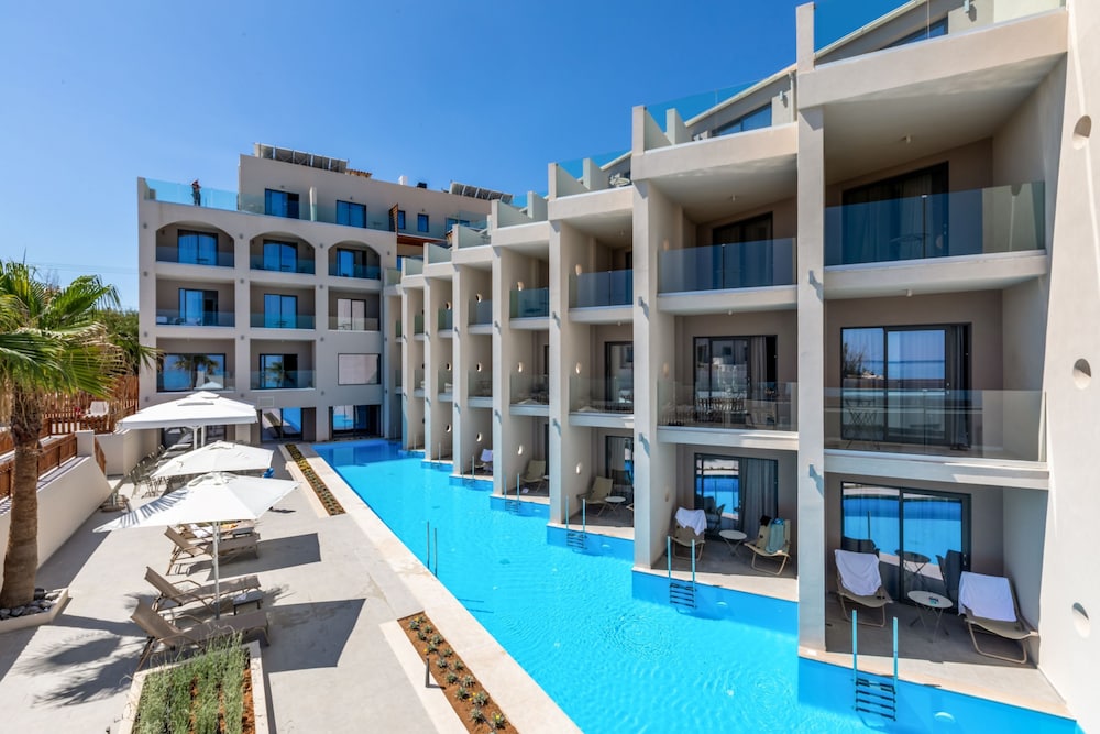 White Olive Elite Rethymno - All Inclusive — Hotel building in Rethymnon