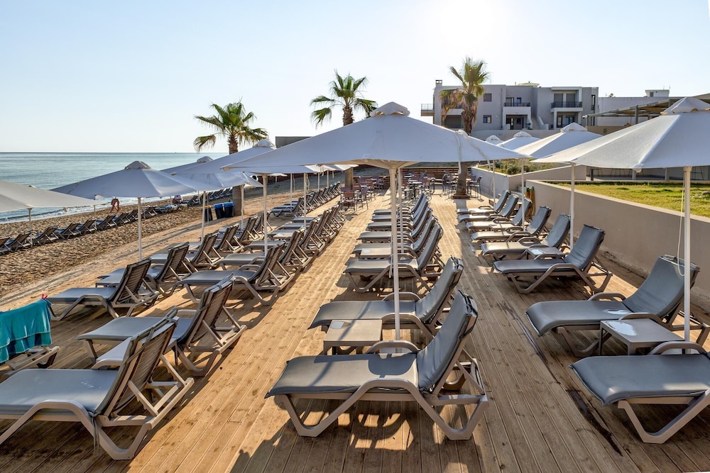White Olive Elite Rethymno - All Inclusive — Beach in Rethymnon