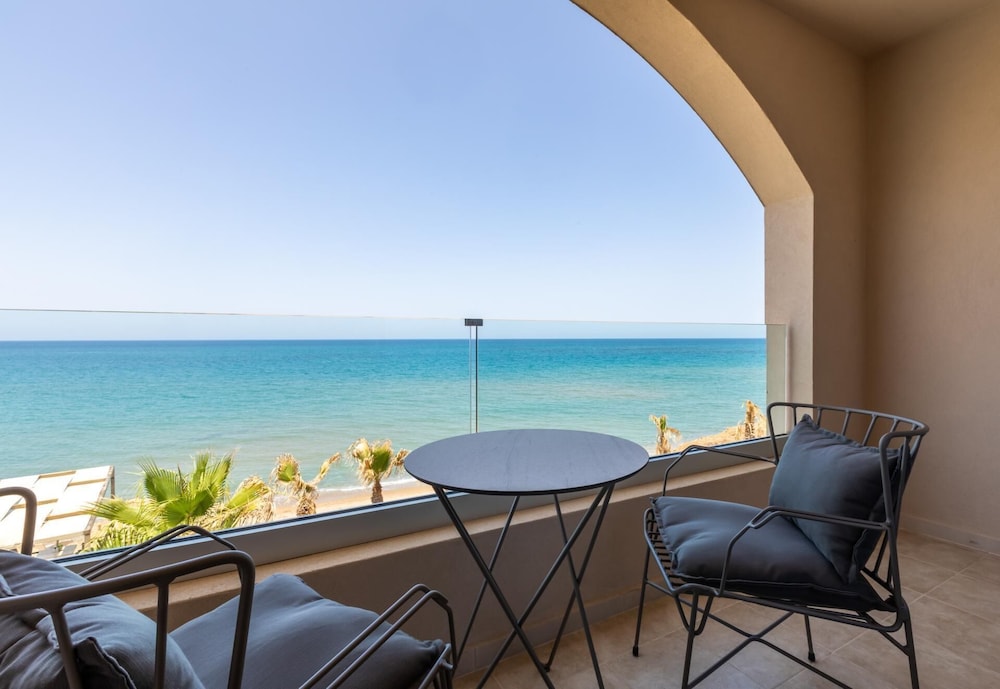 White Olive Elite Rethymno - All Inclusive — Beach in Rethymnon