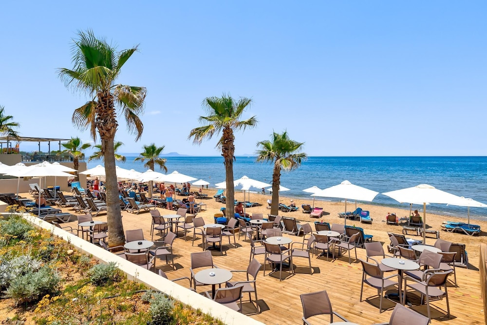 White Olive Elite Rethymno - All Inclusive — Beach in Rethymnon