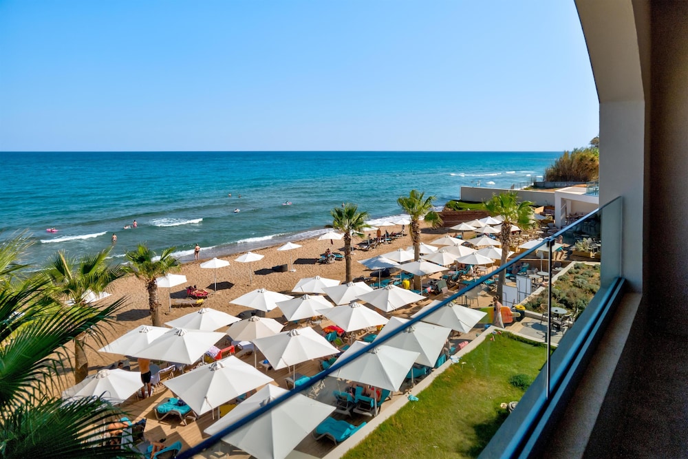 White Olive Elite Rethymno - All Inclusive — Beach in Rethymnon