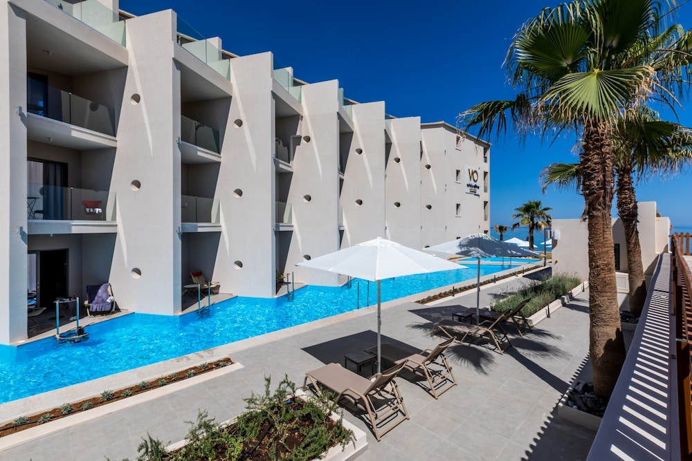 White Olive Elite Rethymno - All Inclusive — Hotel building in Rethymnon
