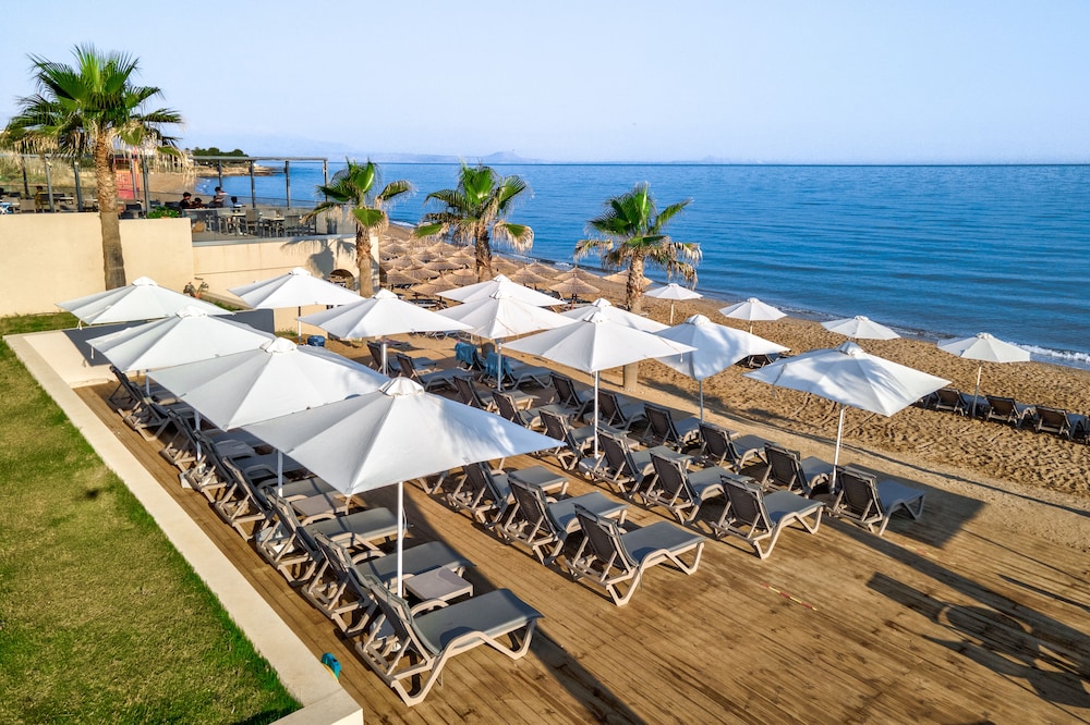 White Olive Elite Rethymno - All Inclusive — Beach in Rethymnon