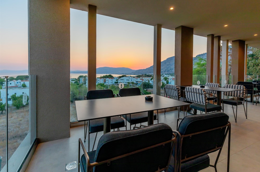 White Olive Premium Lindos - All Inclusive — Restaurant & bars in Pefkos, South Aegean