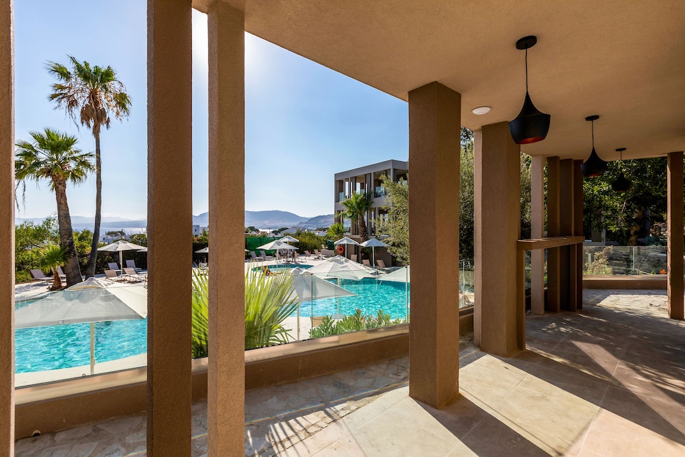 White Olive Premium Lindos - All Inclusive — Swimming pool in Pefkos, South Aegean