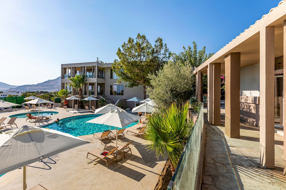 White Olive Premium Lindos - All Inclusive — Swimming pool in Pefkos, South Aegean