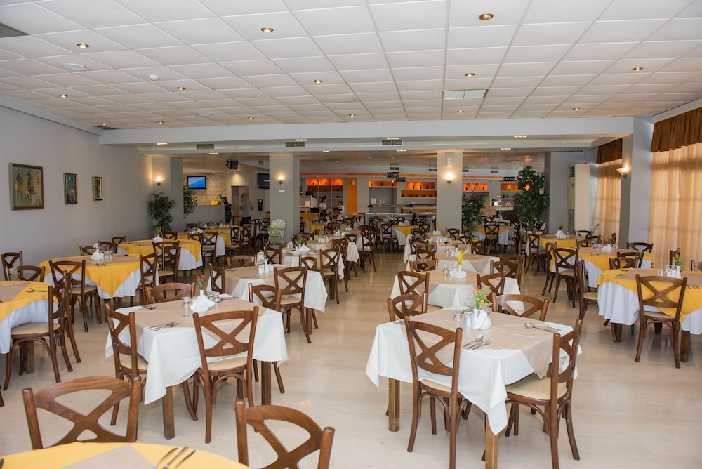 Hotel Alexander the Great — Restaurant & bars in Laganas, Ionian Islands