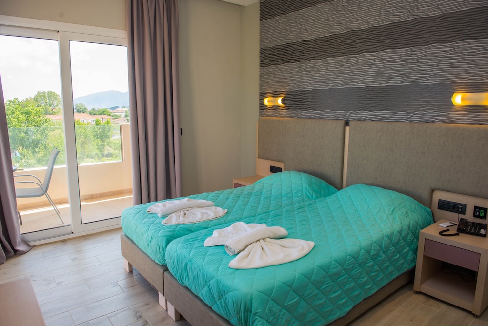 Hotel Alexander the Great — Hotel rooms in Laganas, Ionian Islands