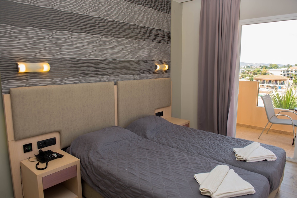 Hotel Alexander the Great — Hotel rooms in Laganas, Ionian Islands