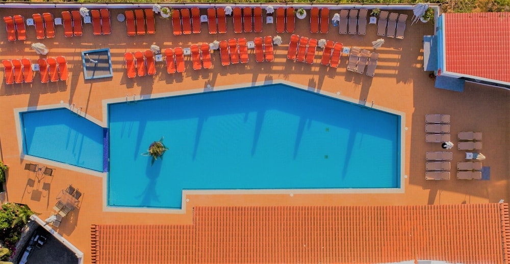 Amnissos Residence — Swimming pool in Rethymnon