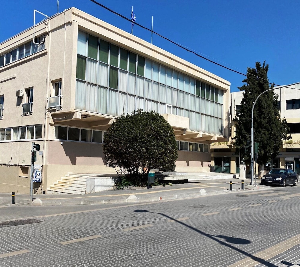 Amnissos Residence — Hotel building in Rethymnon