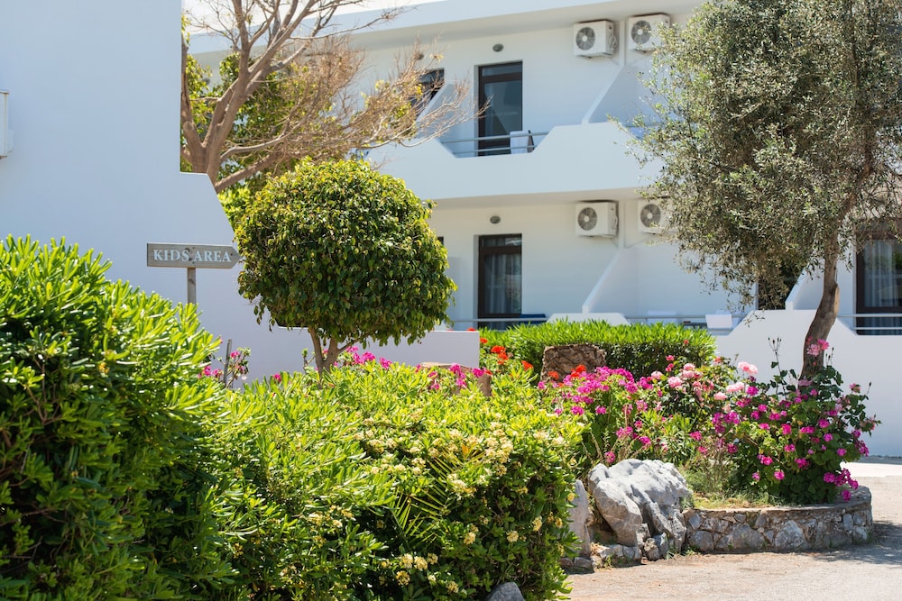Amnissos Residence — Hotel building in Rethymnon