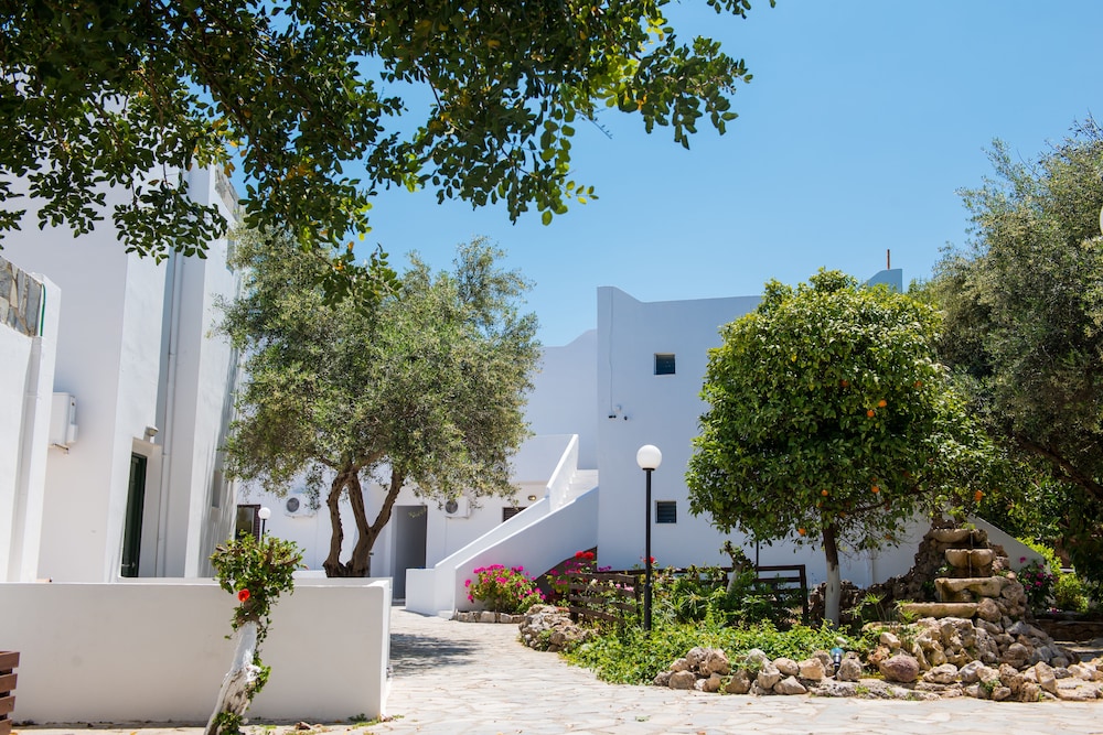 Amnissos Residence — Hotel building in Rethymnon