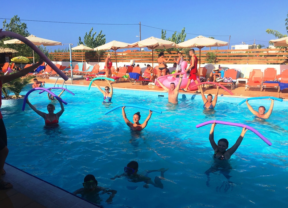 Amnissos Residence — Swimming pool in Rethymnon