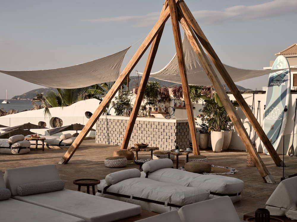 Gardelli Resort — Restaurant & bars in Laganas, Ionian Islands