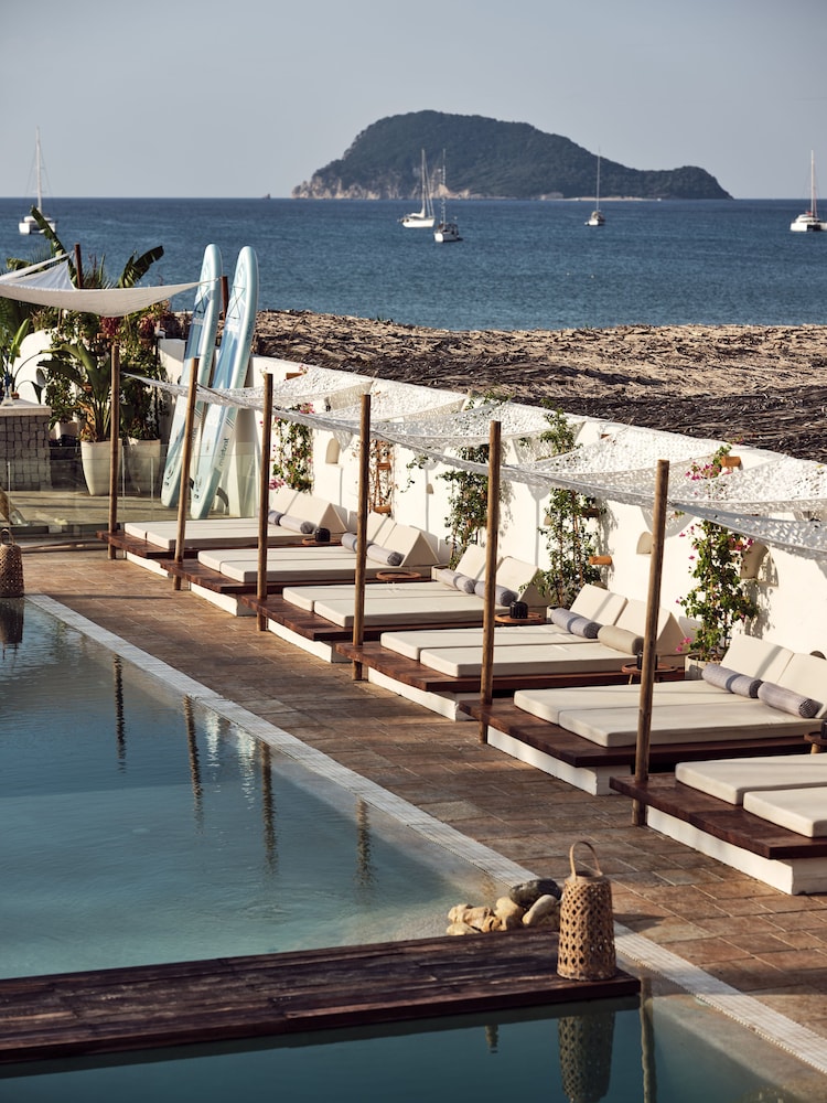 Gardelli Resort — Swimming pool in Laganas, Ionian Islands