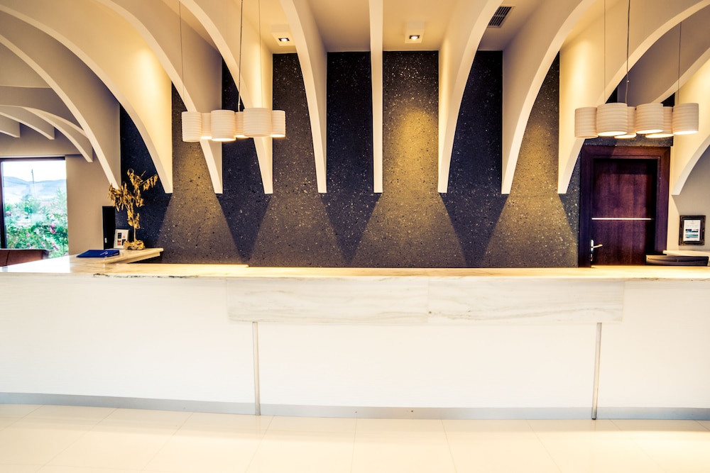 Gardelli Resort — Hotel building in Laganas, Ionian Islands