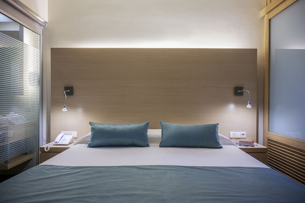 Atlantica Mikri Poli Kos — Hotel rooms in Kardamena, South Aegean