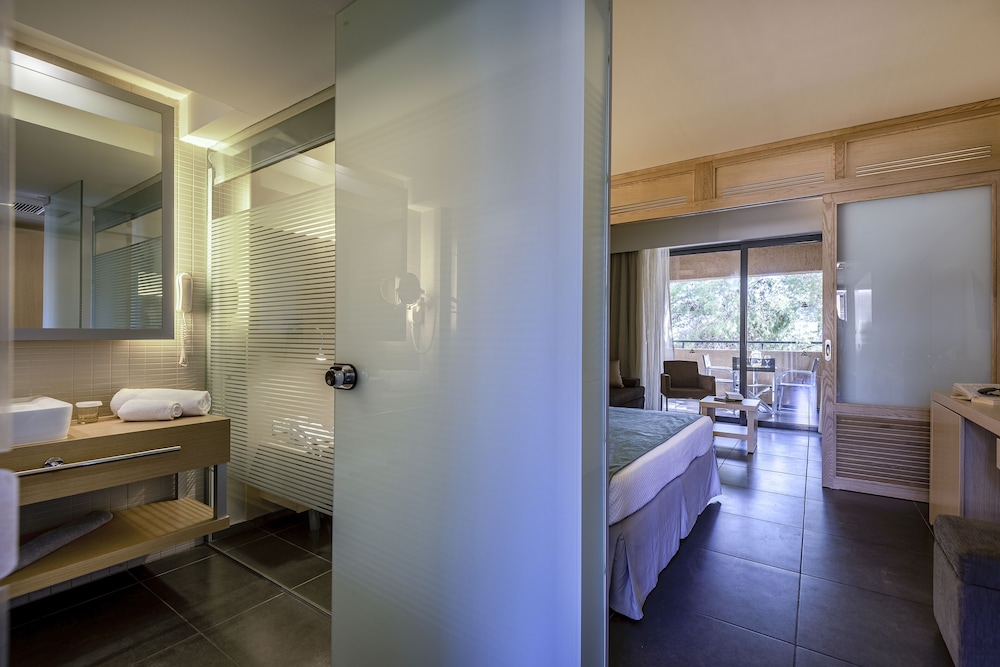 Atlantica Mikri Poli Kos — Hotel rooms in Kardamena, South Aegean