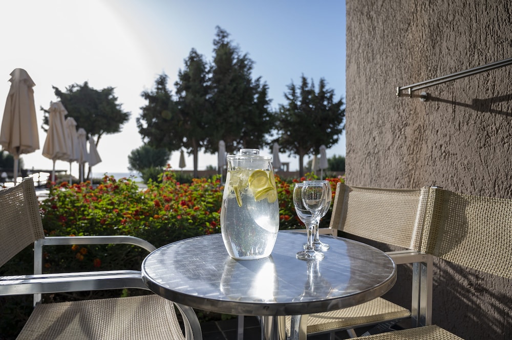 Atlantica Mikri Poli Kos — Restaurant & bars in Kardamena, South Aegean