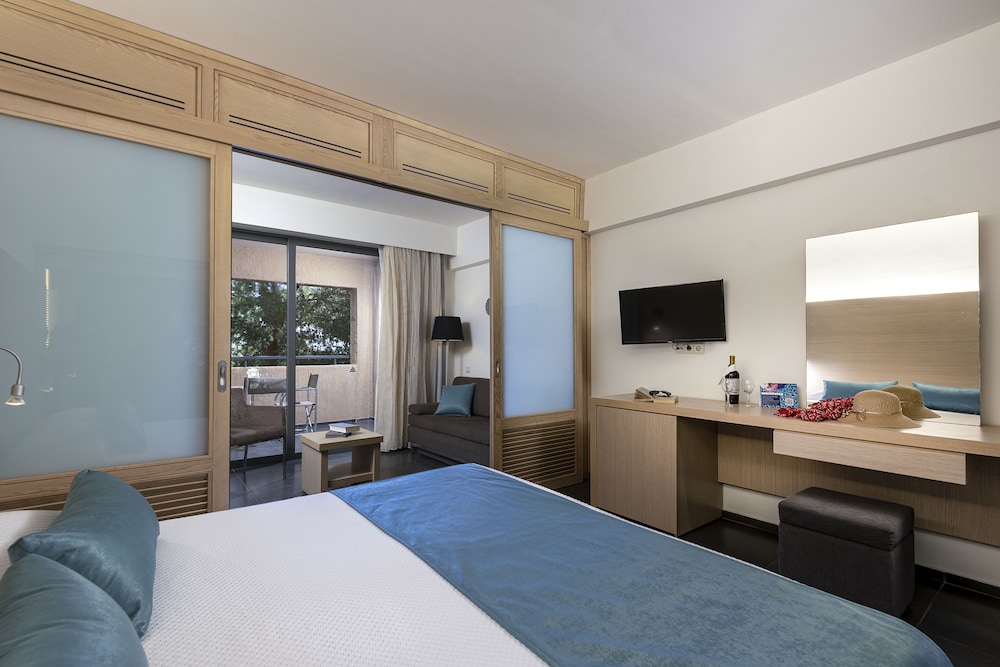 Atlantica Mikri Poli Kos — Hotel rooms in Kardamena, South Aegean