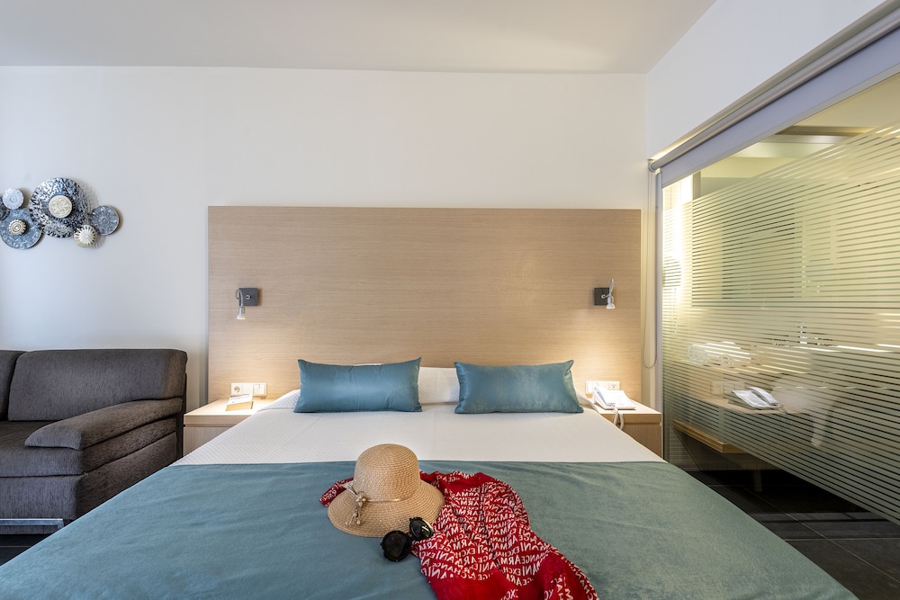 Atlantica Mikri Poli Kos — Hotel rooms in Kardamena, South Aegean