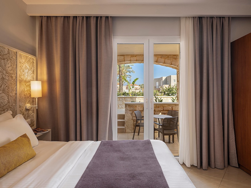 Caldera Beach — Rooms in Gerani Chanion