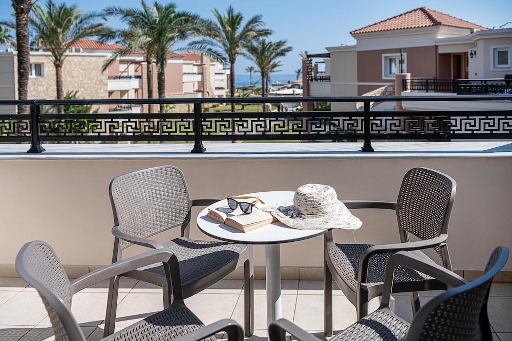 Caldera Beach — Rooms in Gerani Chanion